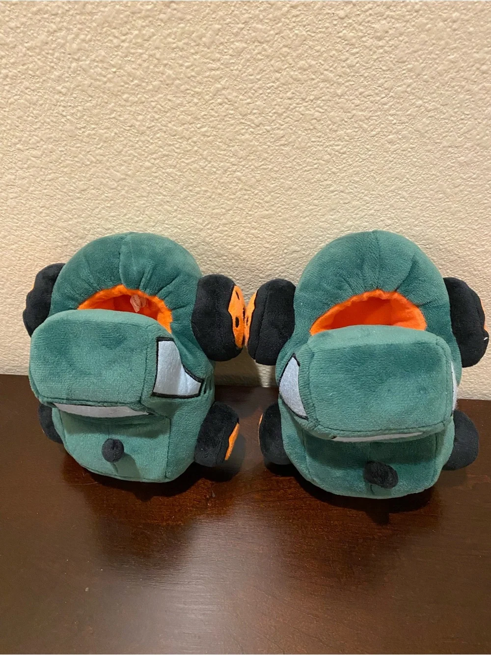 Toddler Plush Green Tractor Slippers LIKE NEW, Size 7/8 Resemble John Deere